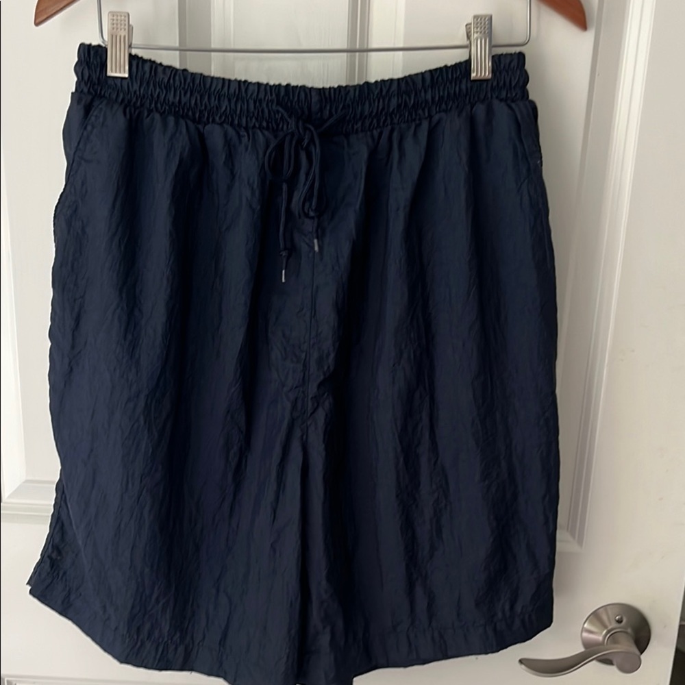 Venezia Women's Nylon Crinkle pull on Athletic Shorts size 14/16